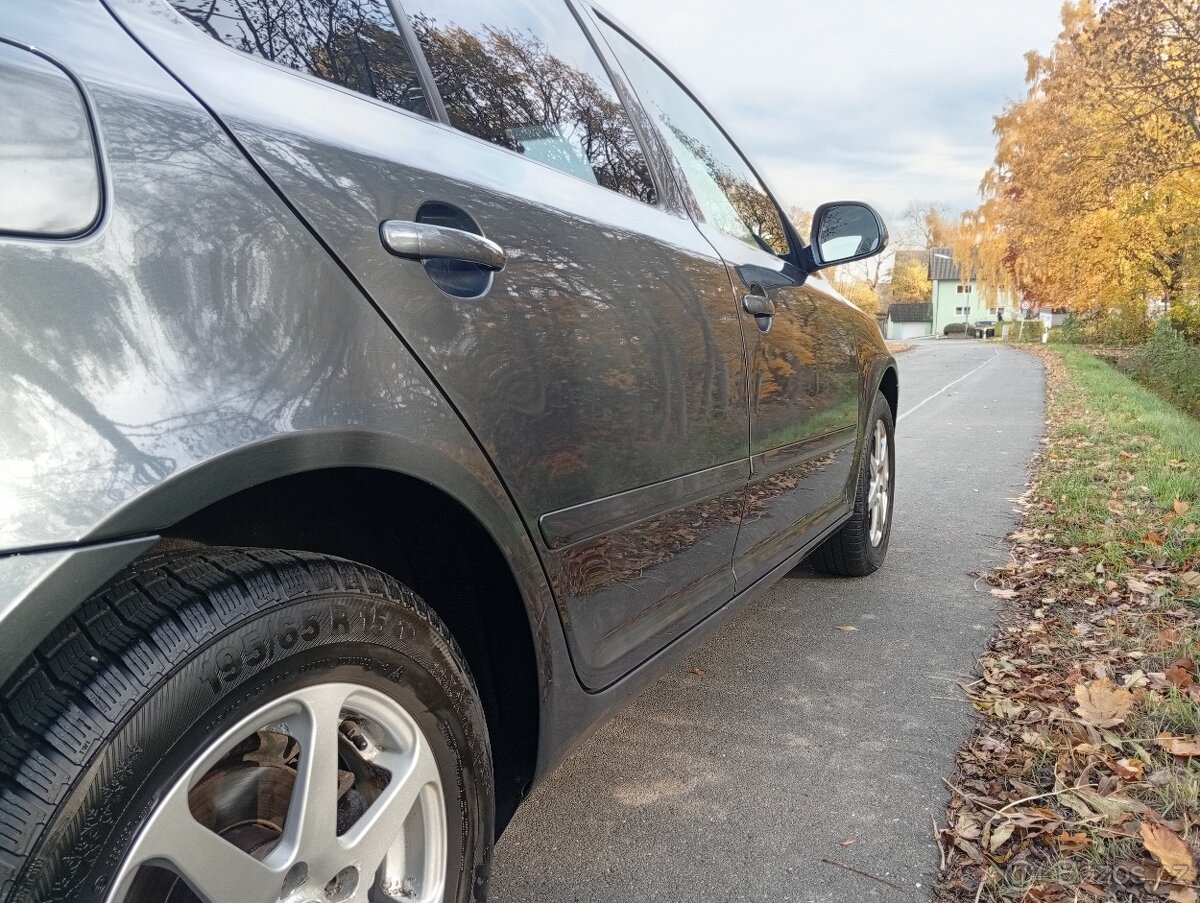 Škoda Octavia 2 Facelift 1.4 TSI DSG Po servisu Nová STK - 11