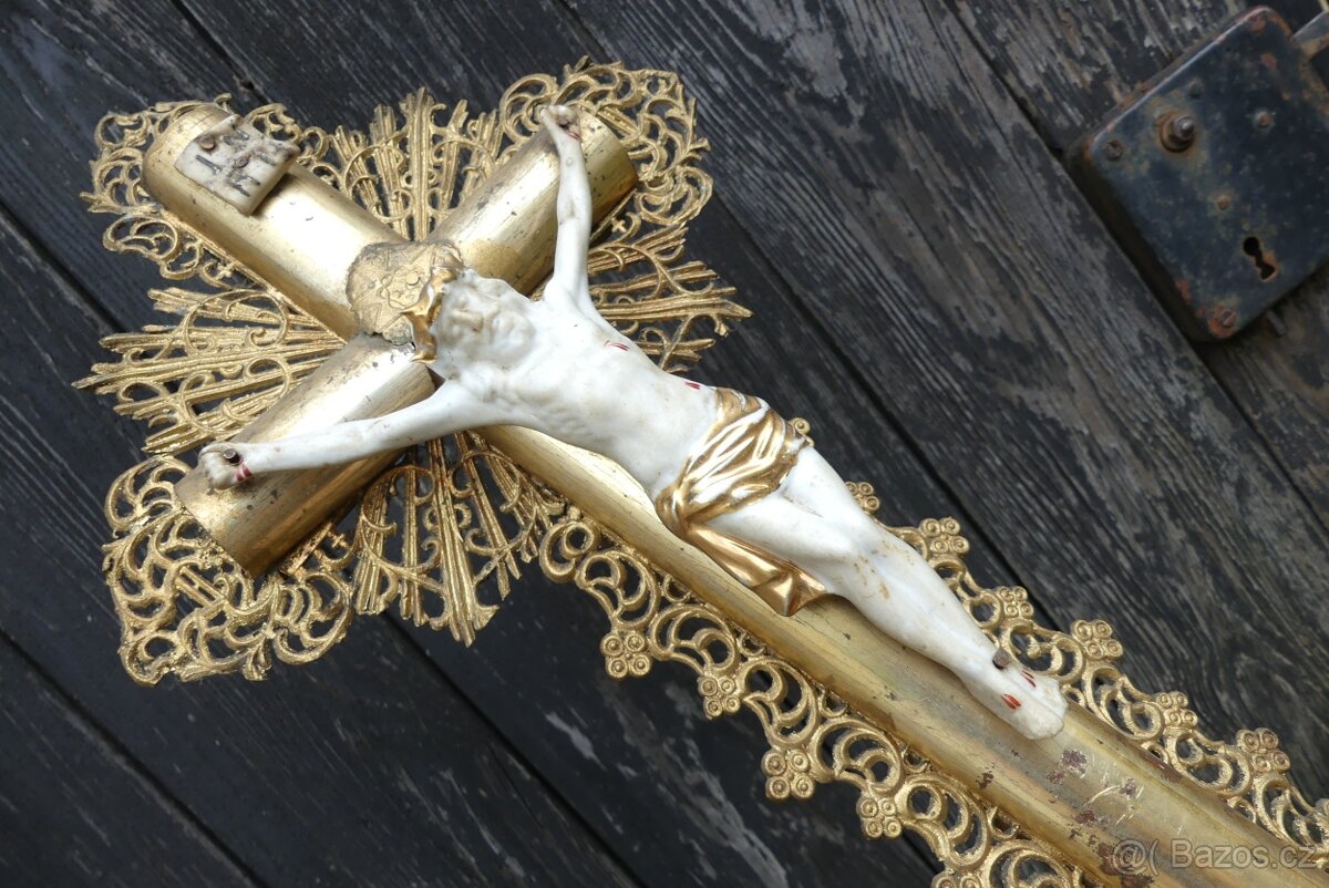 Starožitný kříž, domácí oltář s hodinami - 11