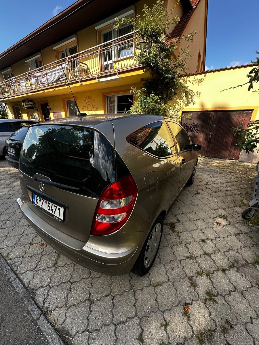 Mercedes Benz A200 - 11