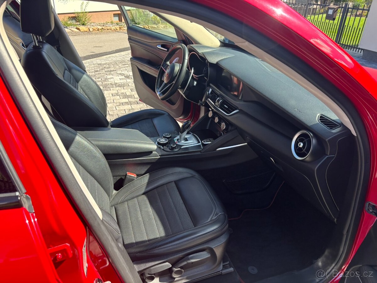 Alfa Romeo Stelvio 2.2 JTDm - 11