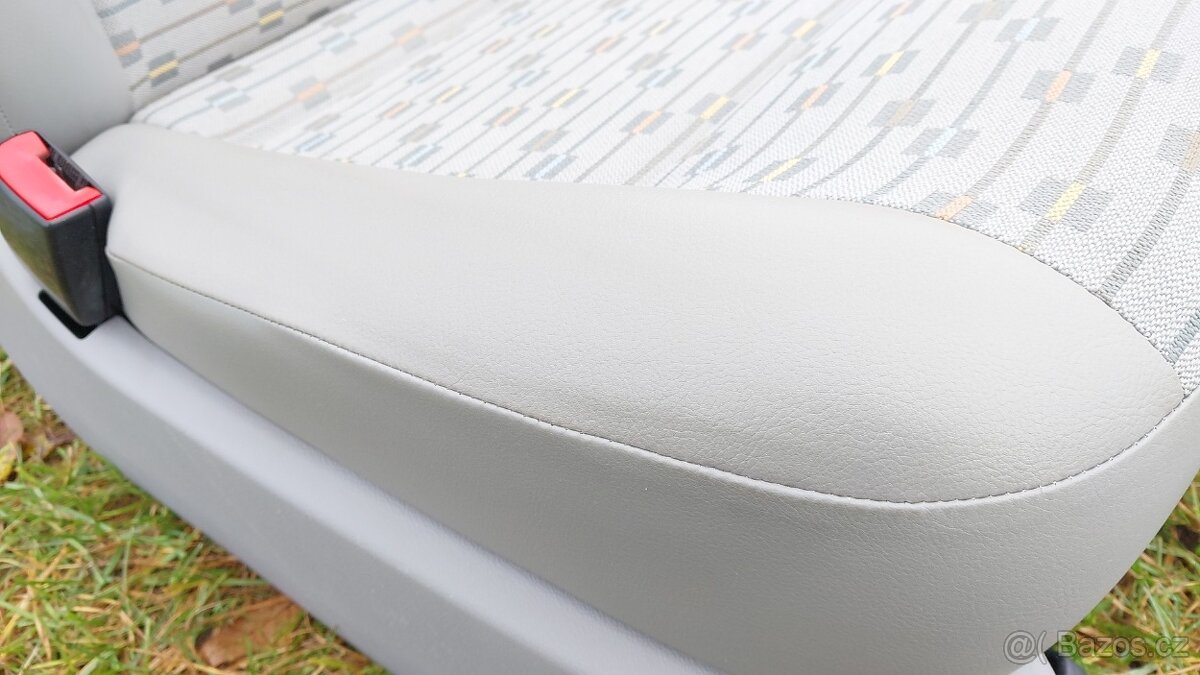 Volkswagen Transporter T5 – Sedadlo řidič - 11