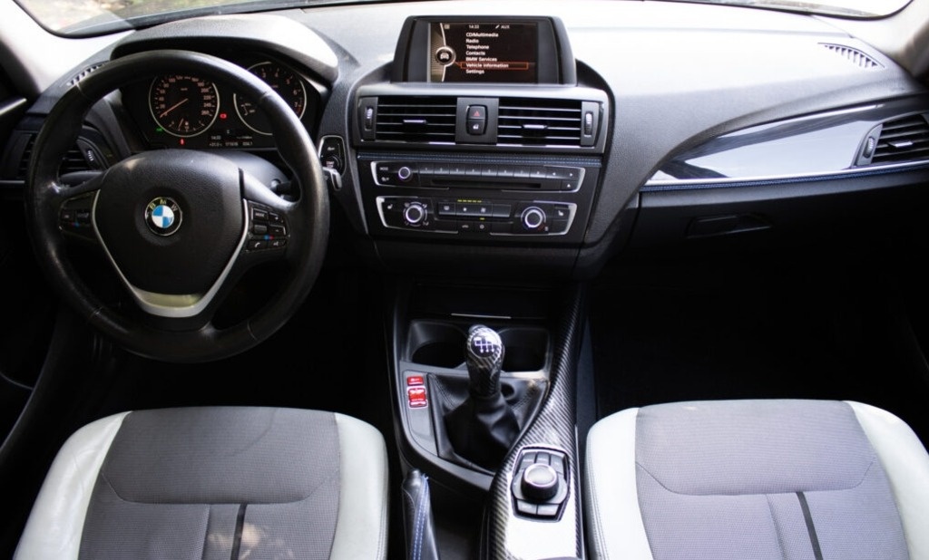 BMW 116i z roku 2011 - 11