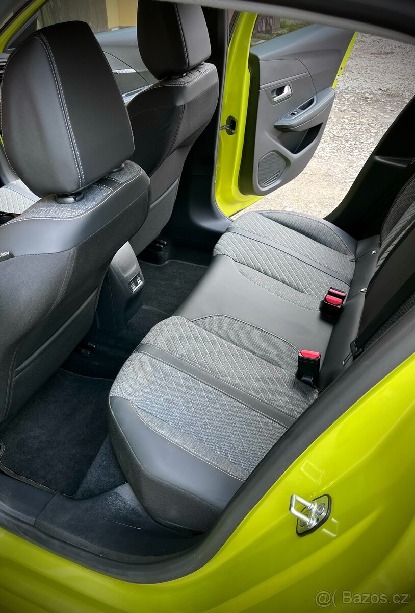 208 ALLURE PureTech 100 EAT8 - 11