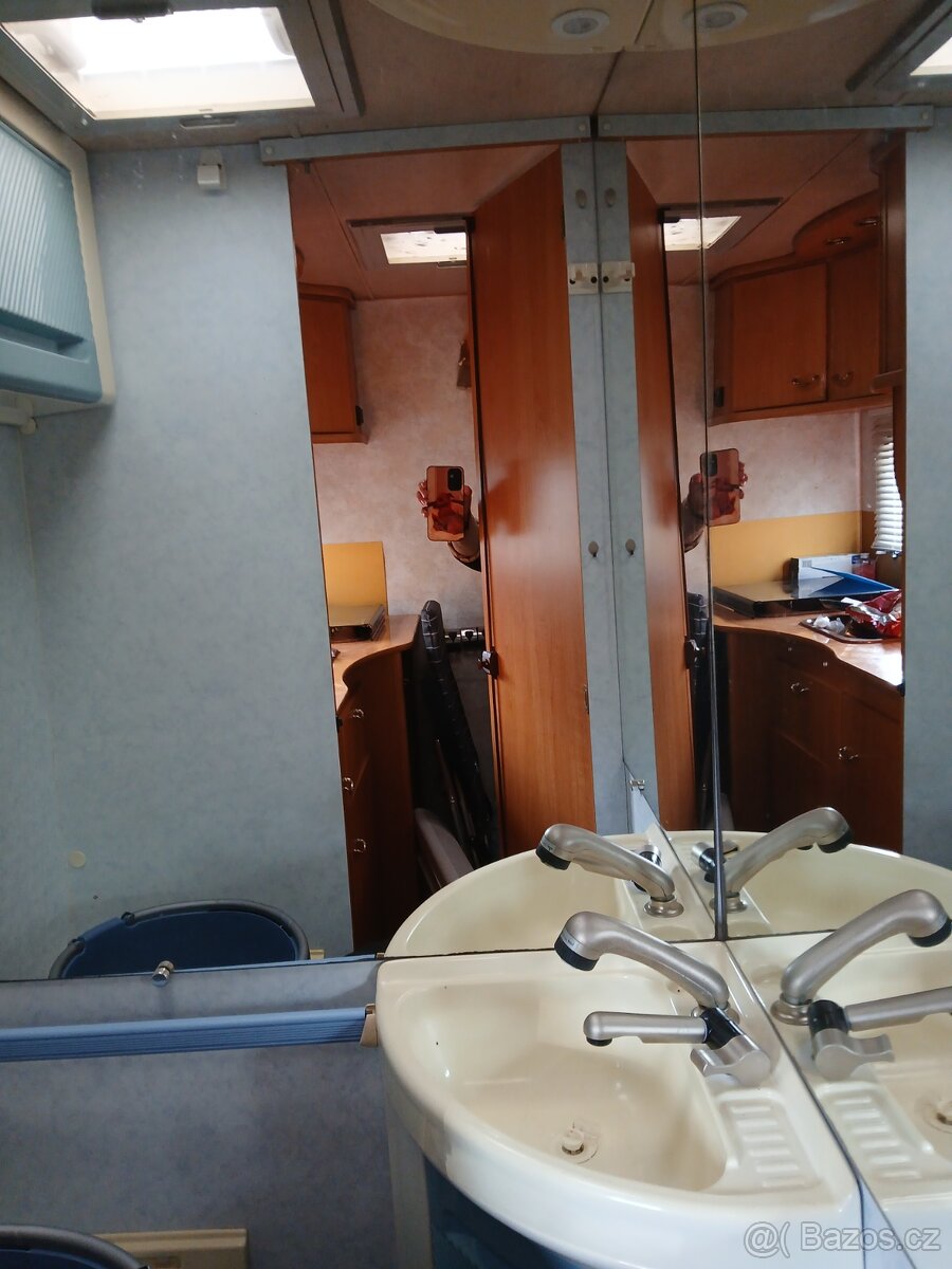 Obytný karavan Caravelair - 11