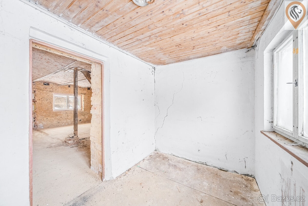 Dům s potenciálem k rekonstrukci - 11