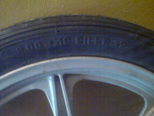 Yamaha XS 650 1100 400 Yamaha RD 250 350 - díly - 11