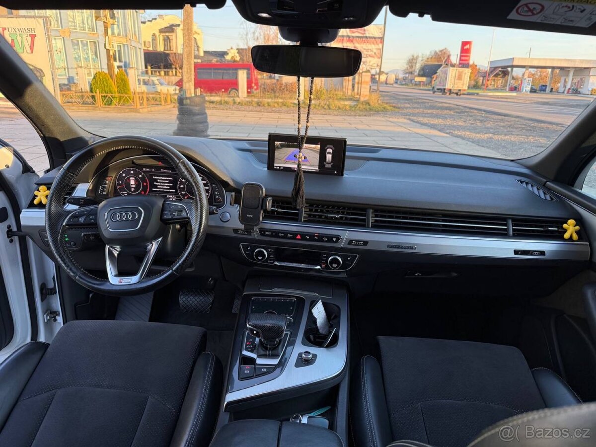 Audi Q7 S-line - 11