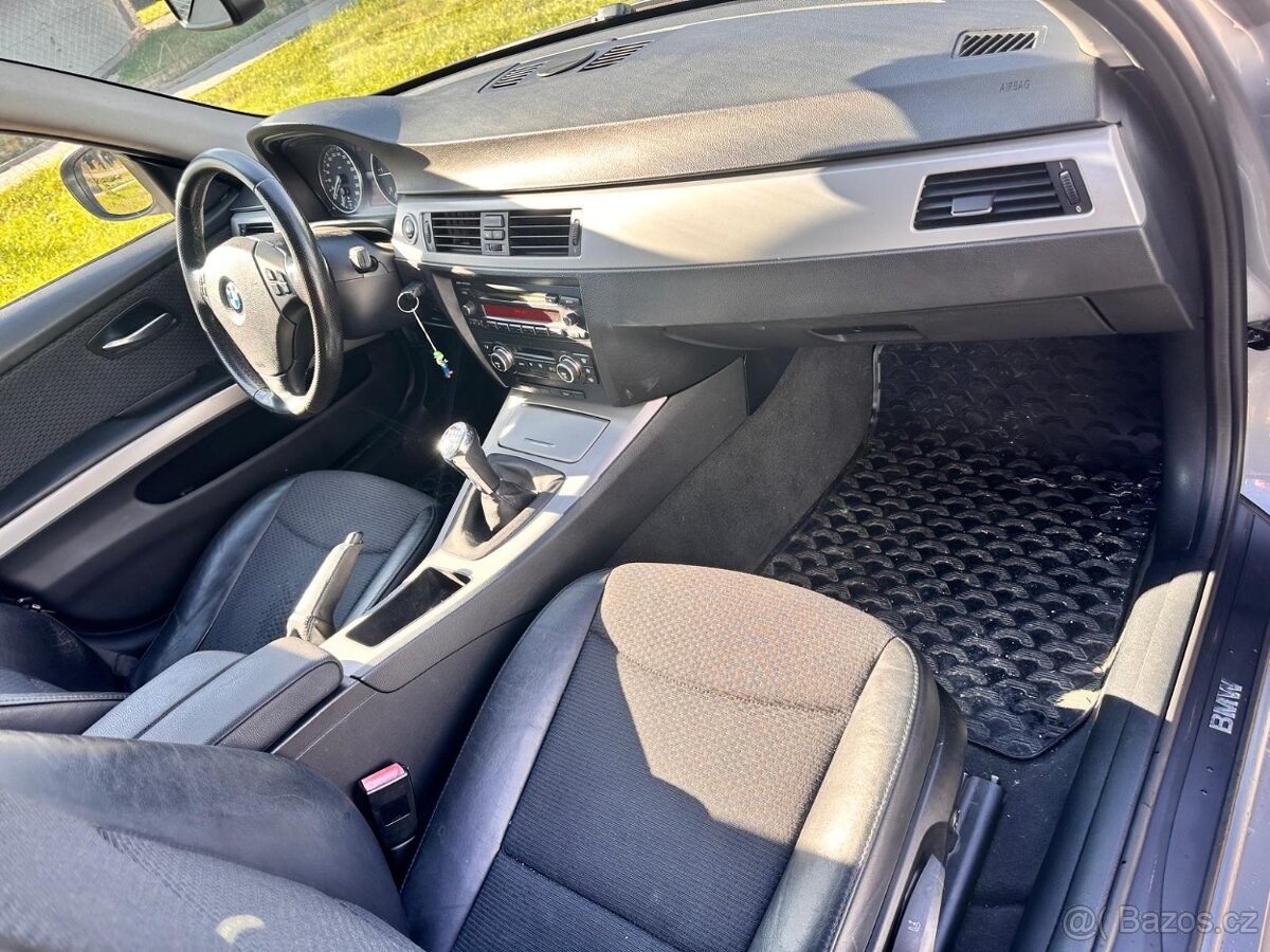 BMW e90 320d facelift - 11