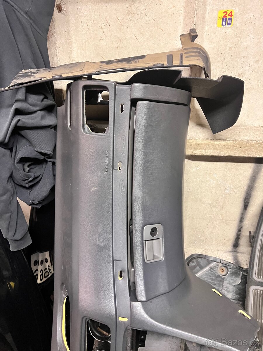 Černé sedačky Volvo S80 - 11