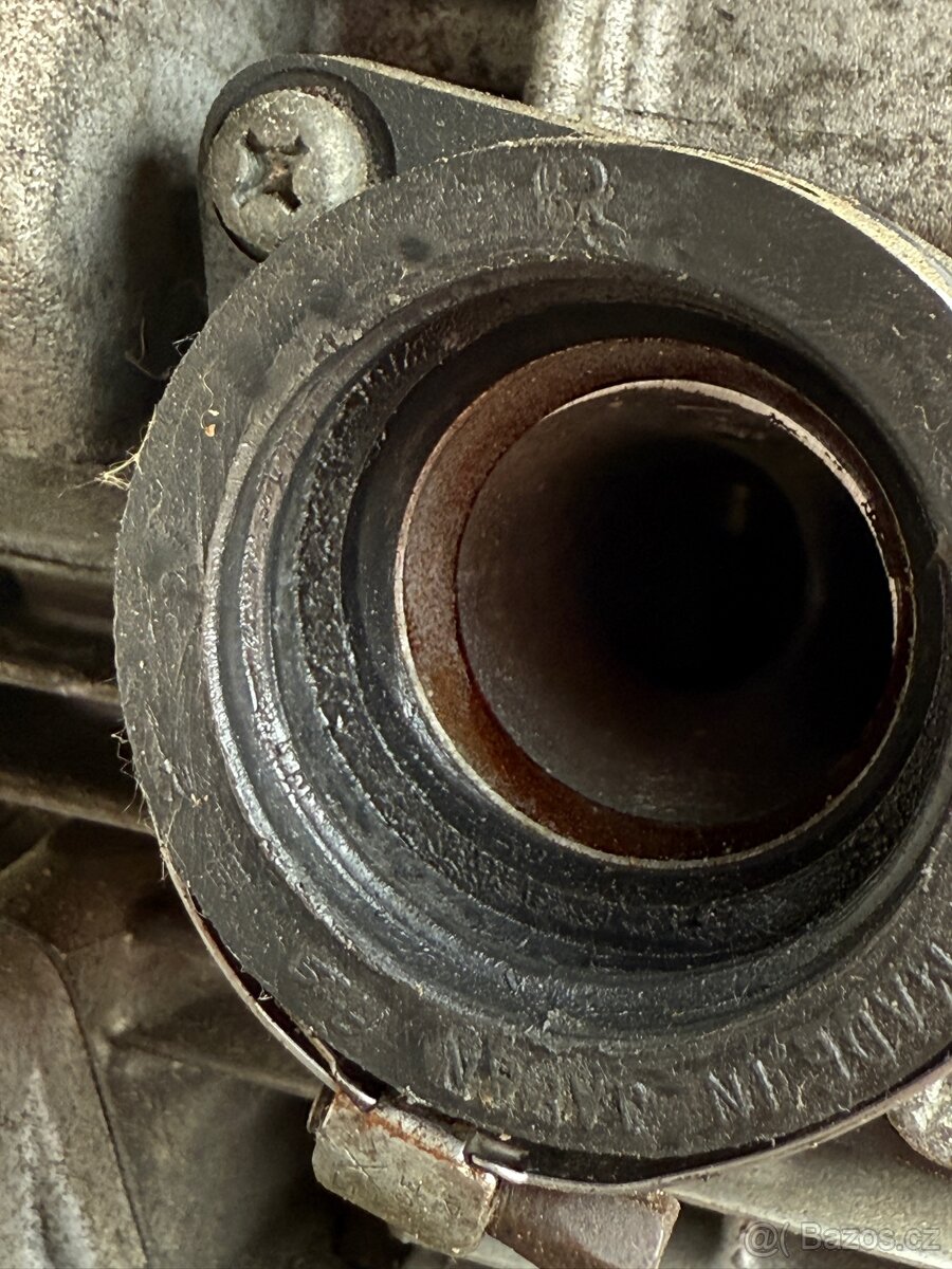 Suzuki GSX400e Cafe Racer - 11