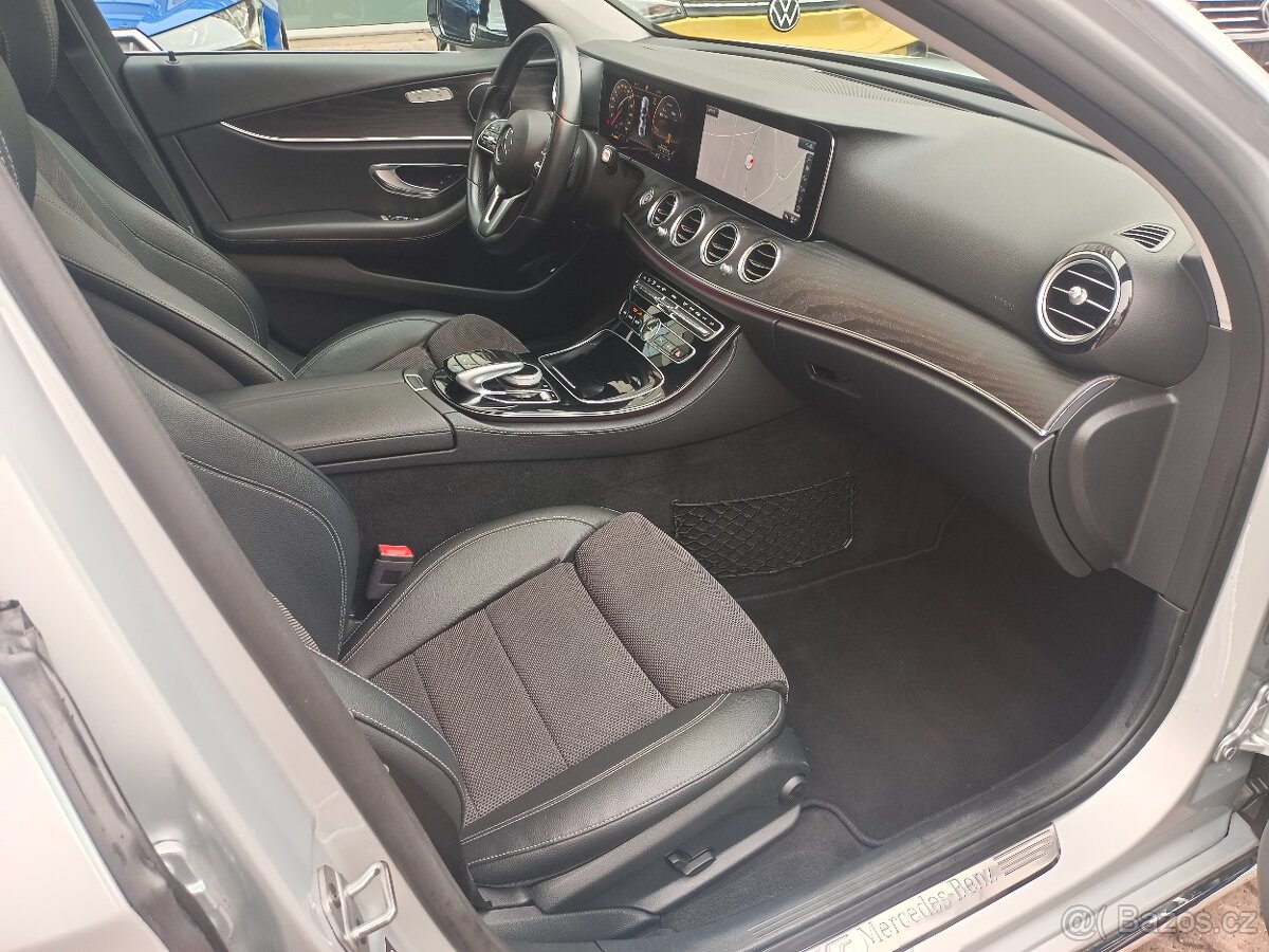 Mercedes-Benz E 220d Sedan AVANTGARDE - záruka Autodraft - 11
