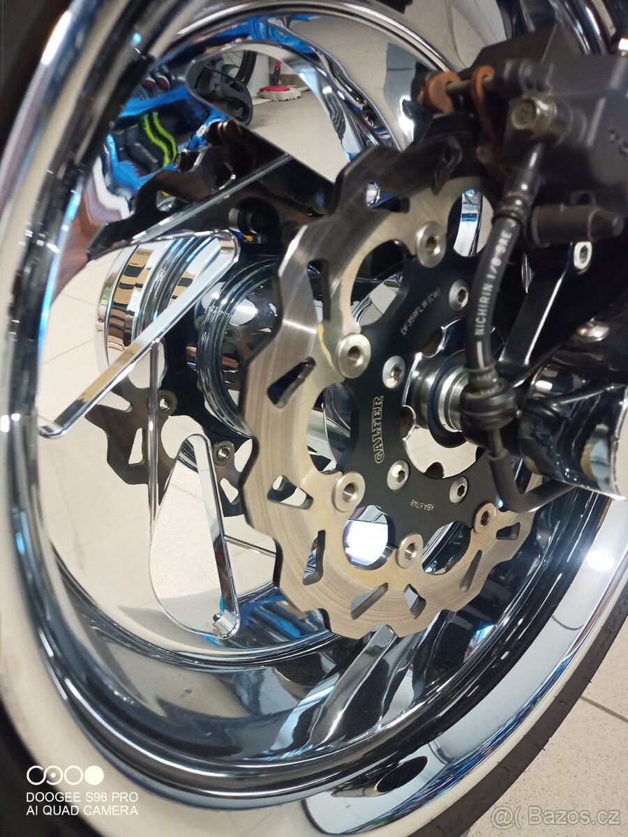 Suzuki Intruder M109R, M1800R - 11