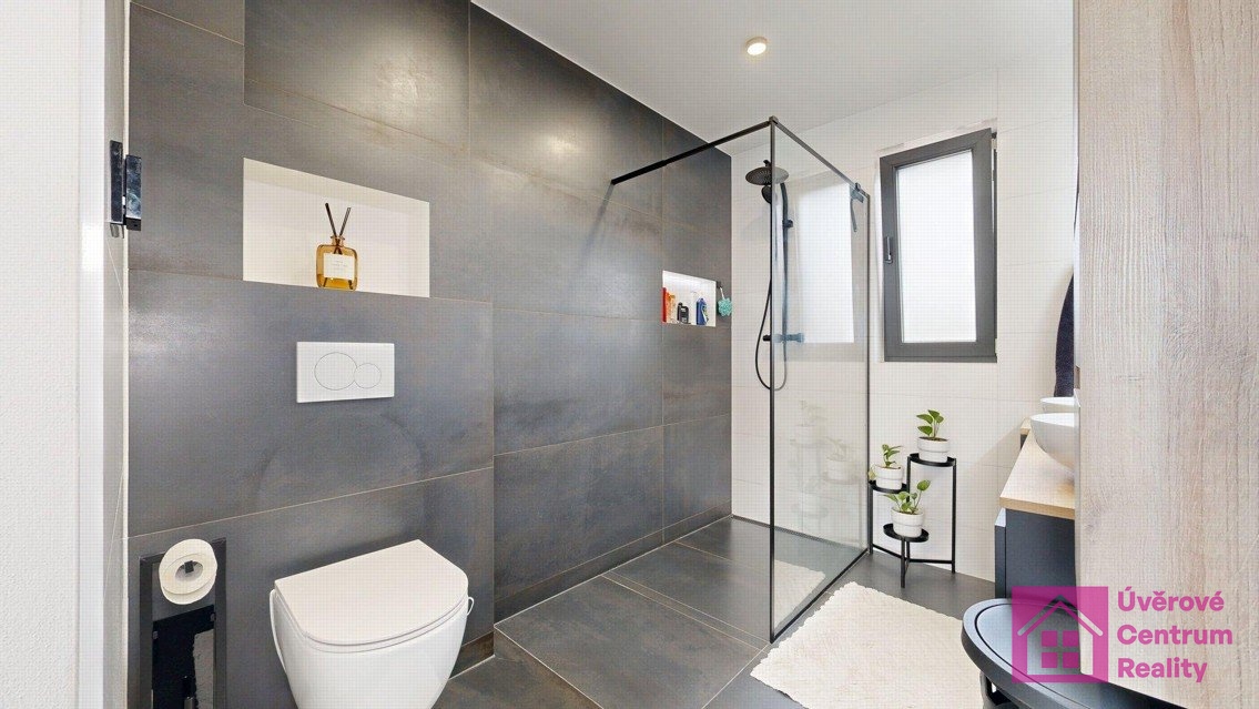 Prodej novostavby RD 5+kk, bazén, zahrada, Březí - 11