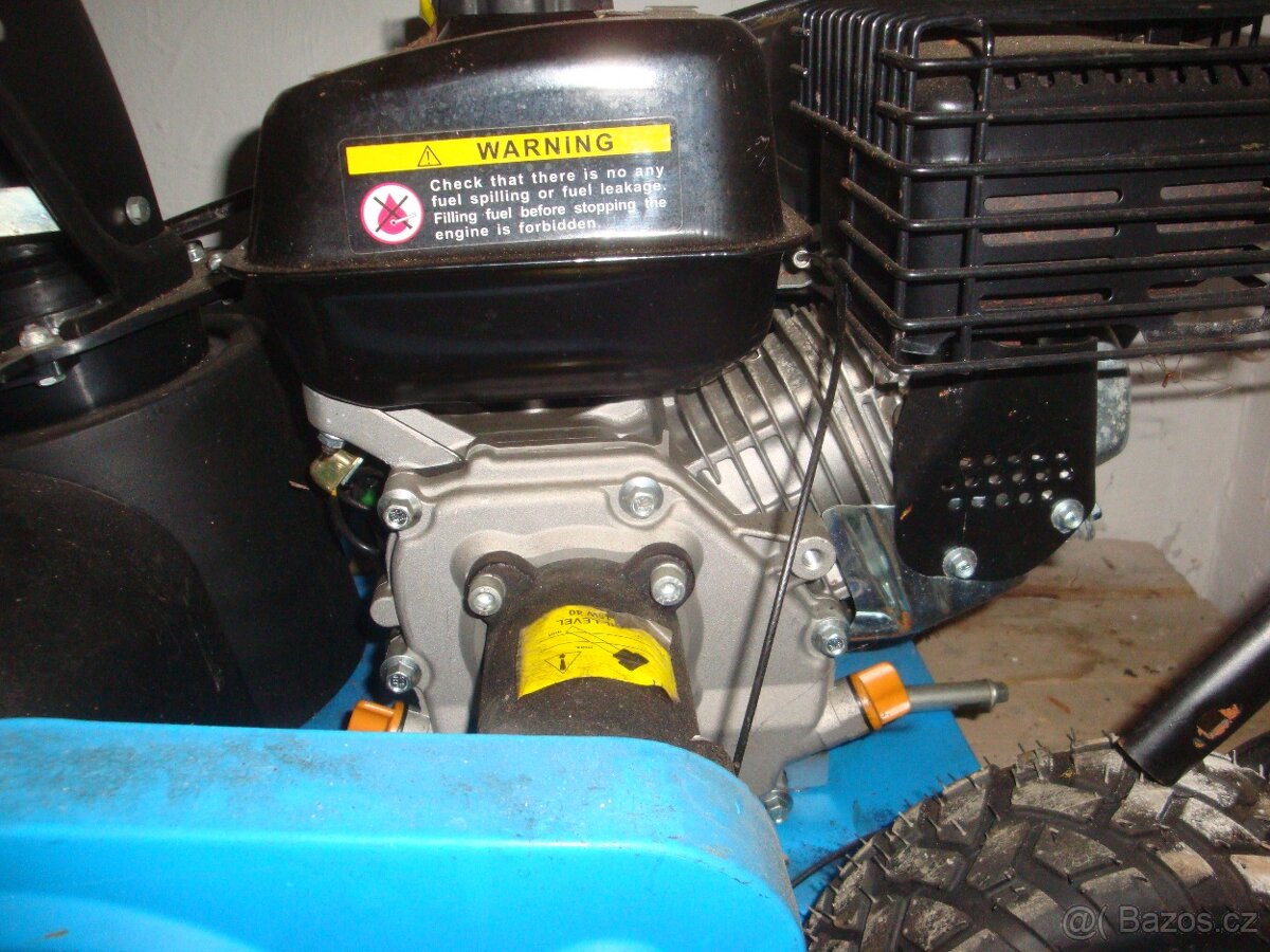 benzínová sněhová fréza nová - gumový šnek - 11