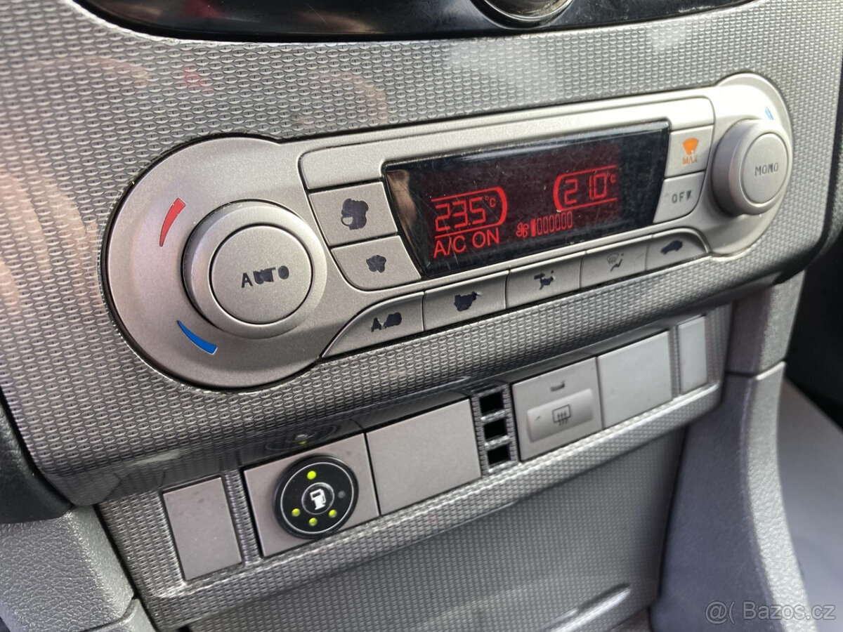 Ford Focus 2.0i 145PS LPG FORD COMBI TOP - 11