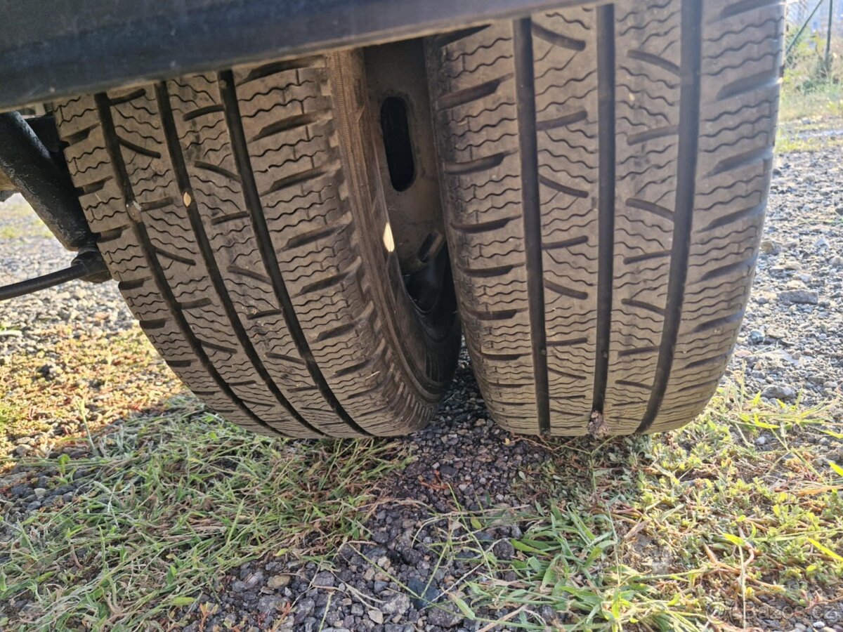 Kontejnerové Iveco daily 3,5 t - řidičský průkaz B - 11