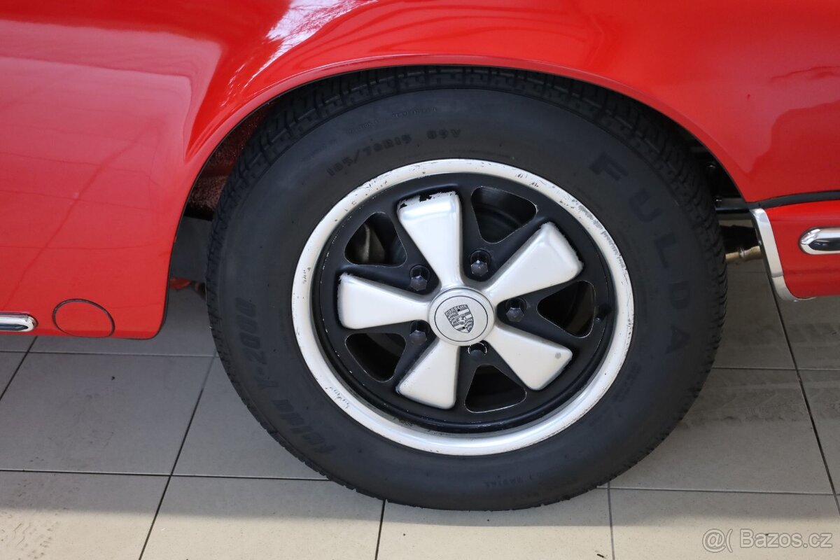 Porsche 911 T 1970 po kompletní renovaci - 11