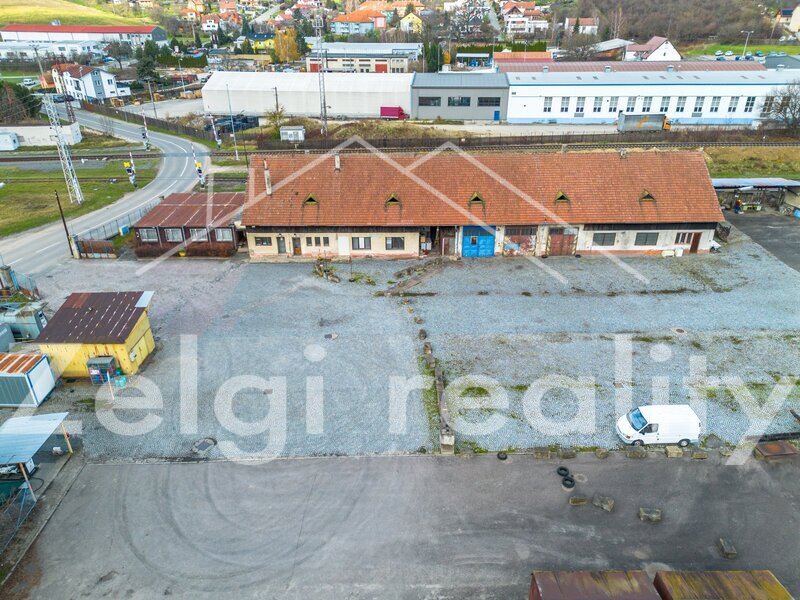 Strategická akvizice: Dva propojené průmyslové areály s vlas - 11