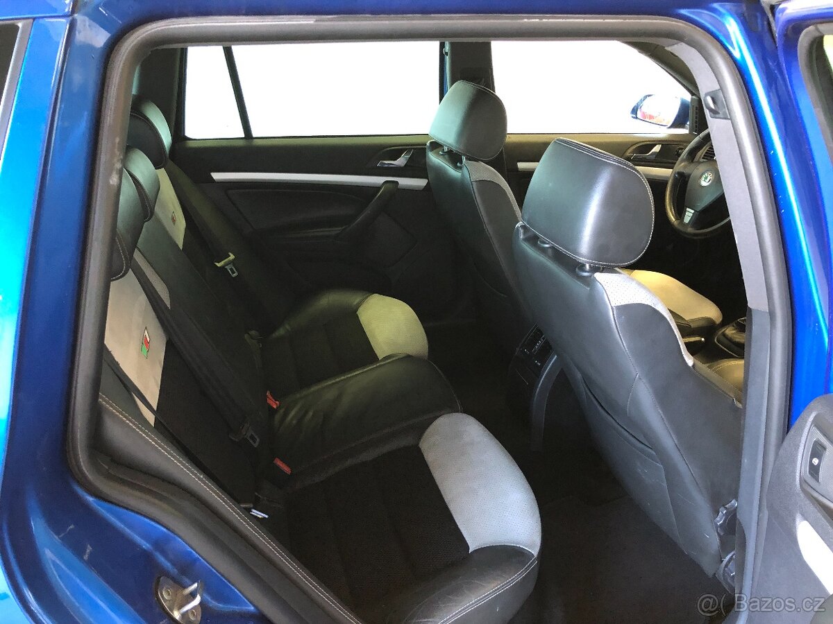 ŠKODA OCTAVIA 2.0TDI COMBI RS - 11