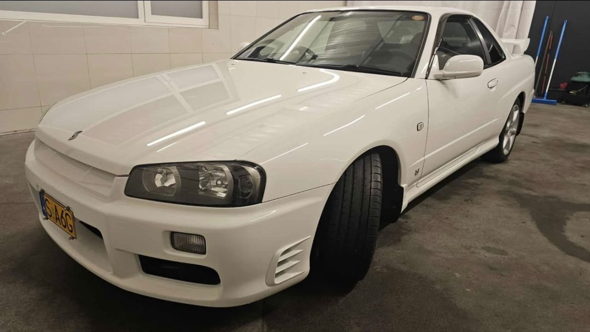 Nissan Skyline R34 - 11