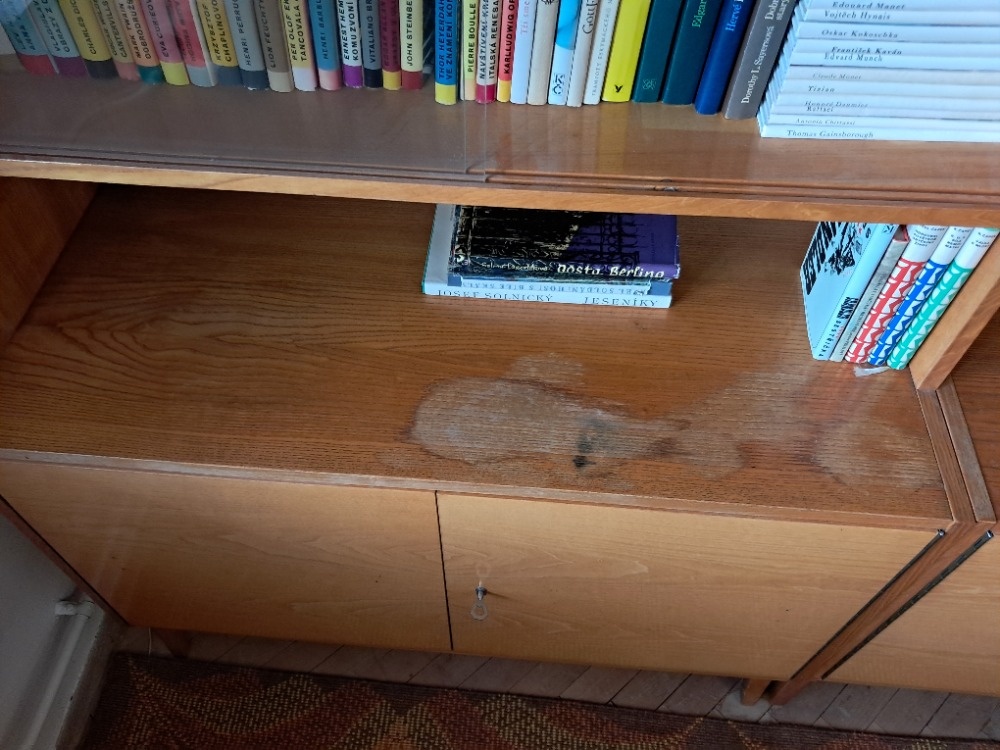 skříňky a stolek do obýváku - 11