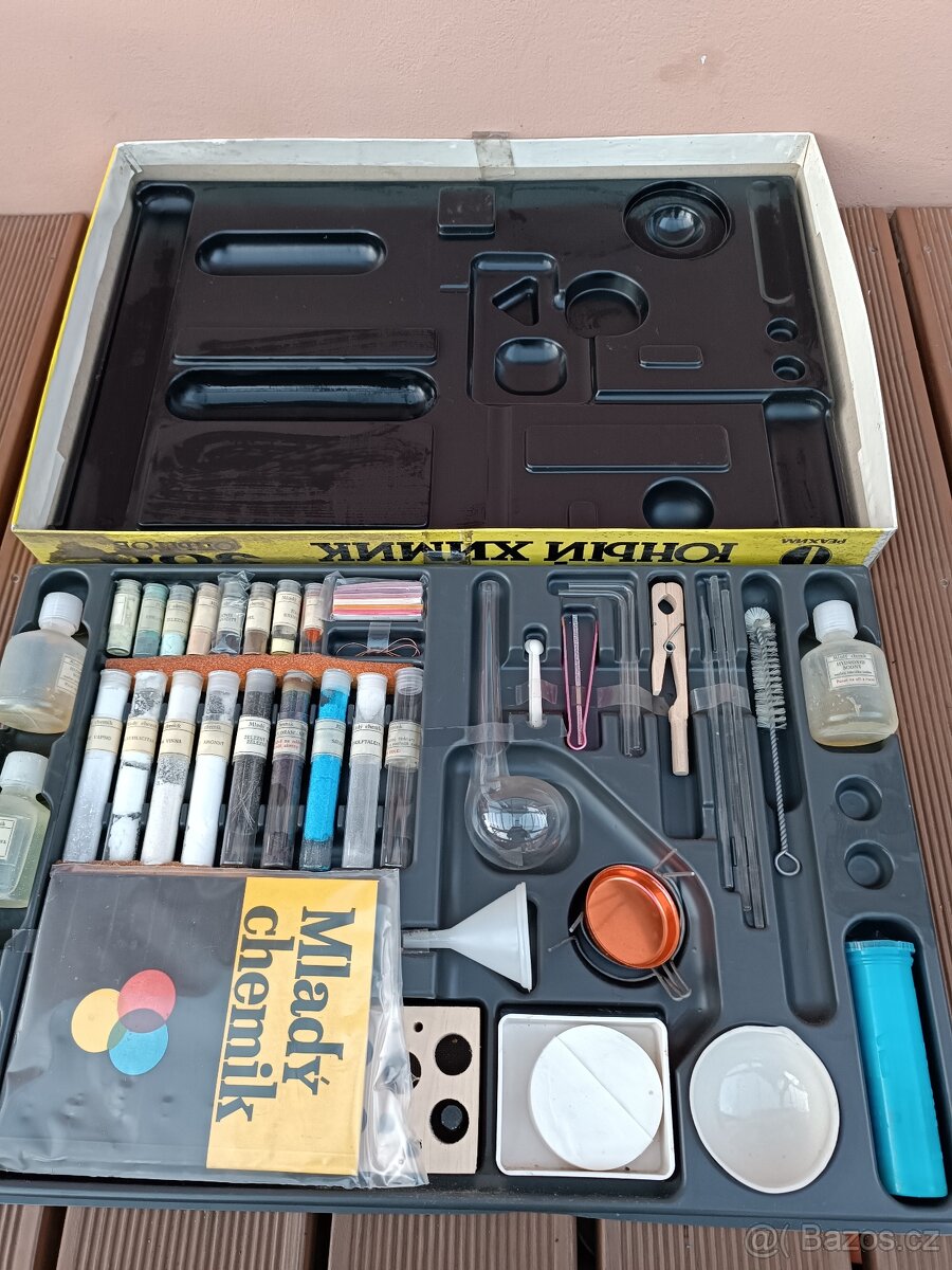 chemická sada mladý chemik Původní komplet. - 11