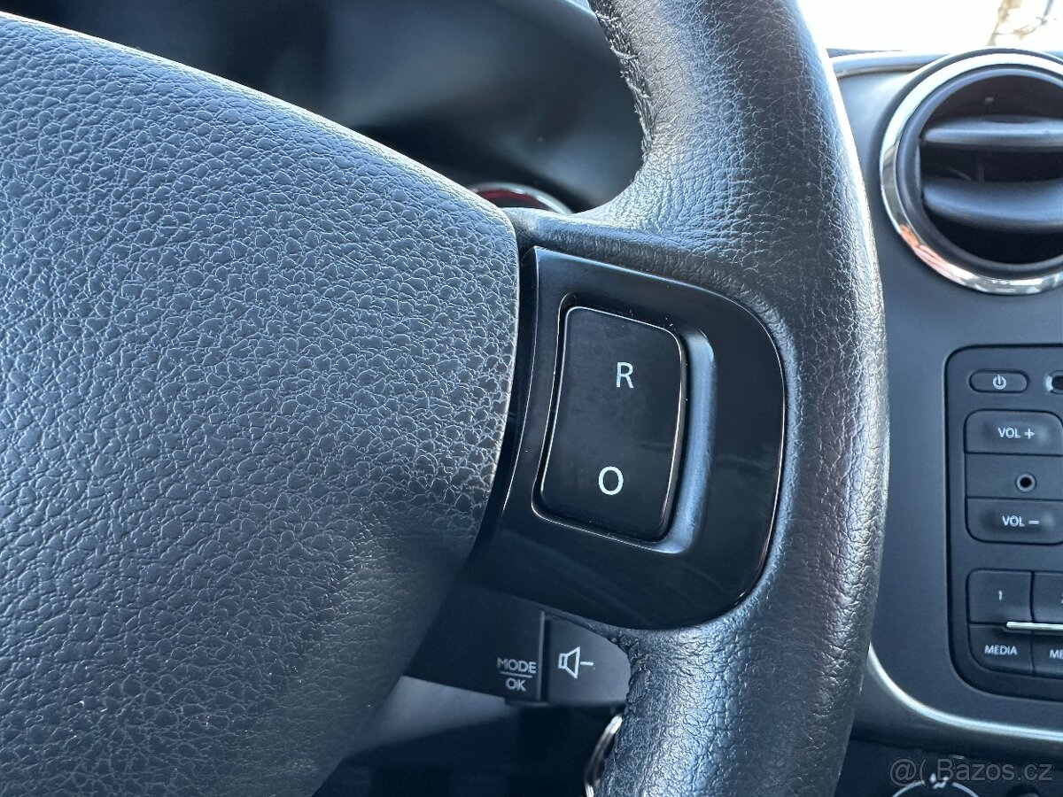 Sandero STEPWAY 0.9/66kW 2.Maj r.v.2014 KLIMA - 11