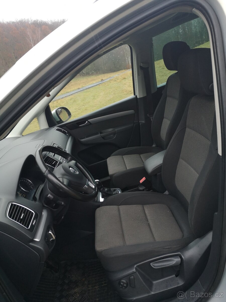 VOLKSWAGEN SHARAN AUTOMAT DSG 2.0TDi DPH 7MÍSTNÉ - 11