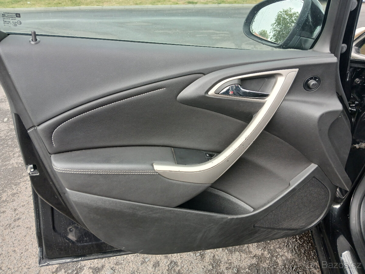 Opel Astra Com 1.6i Jen 98.000 Km serviska - 11