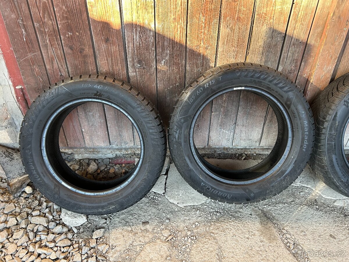 Prodám gumy 185/60/15. - 11
