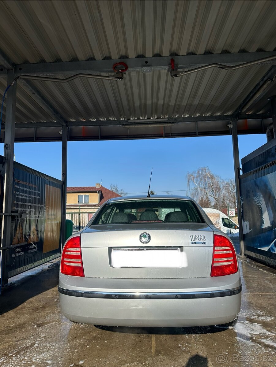 Škoda Superb 2.8 V6 MANUÁL - 11