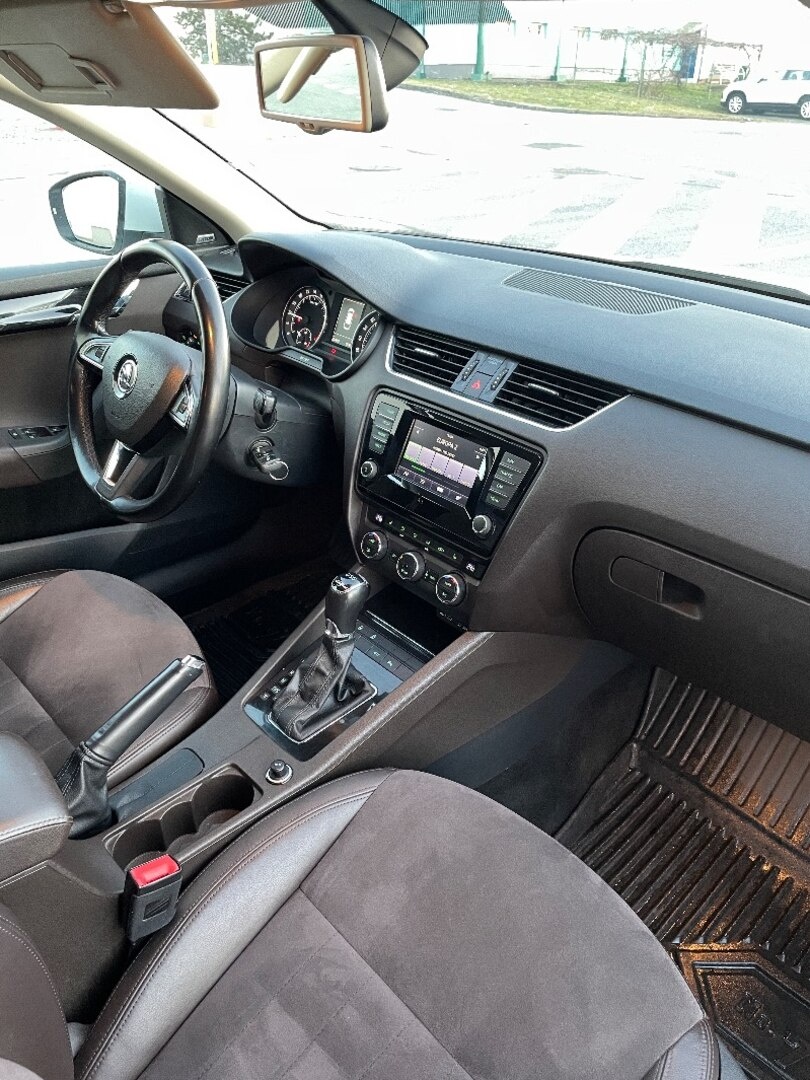 Škoda Octavia combi 2.0 tdi LK DSG - 11