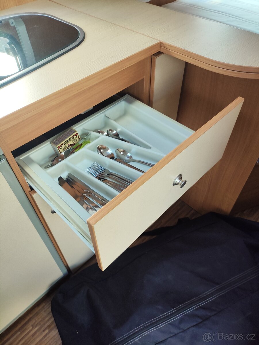 Prodám karavan Burstner. - 11