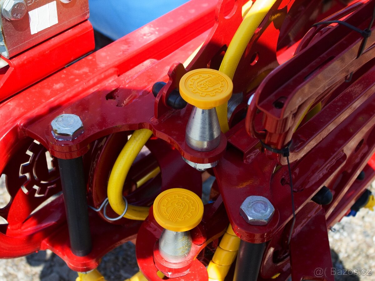 Postřikovač B 800/15 – polní postřikovač - 11