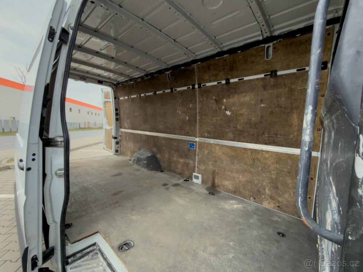Mercedes Sprinter - 11