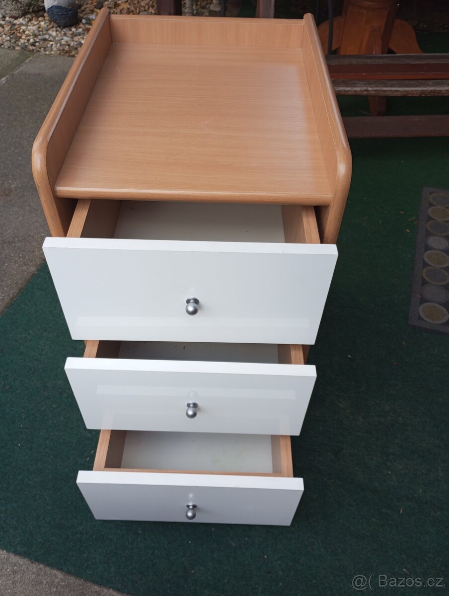 Pracovní stůl s kontejnerem - 11