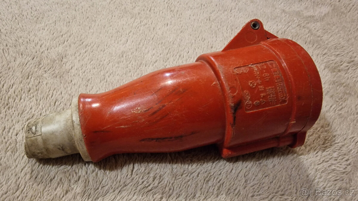 Třífázová zásuvka a zástrčka pětikolík 32 A - 11