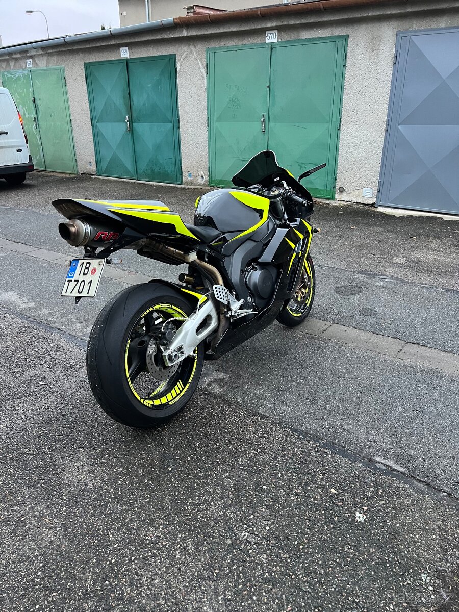 Honda cbr1000rr - 11
