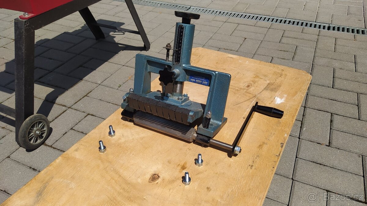 Srovnávačka s protahem KDR MS200 - 11