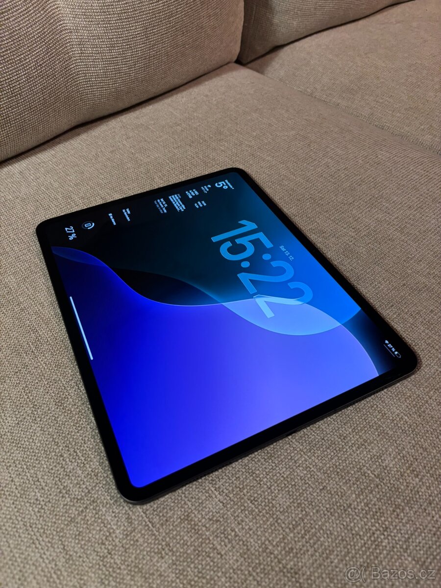 iPad Pro 13" (2024, M4) Cellular, 256 GB + Logitech Combo T - 11