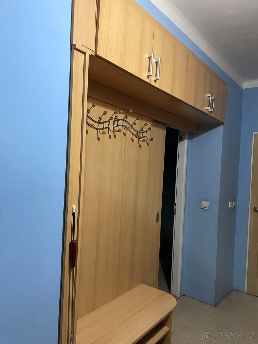 Velká skříň, 4 části - 11