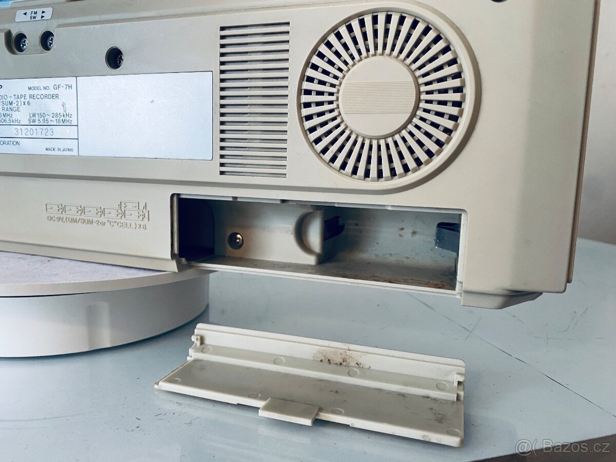Radiomagnetofon Sharp GF-7, rok 1984 - 11
