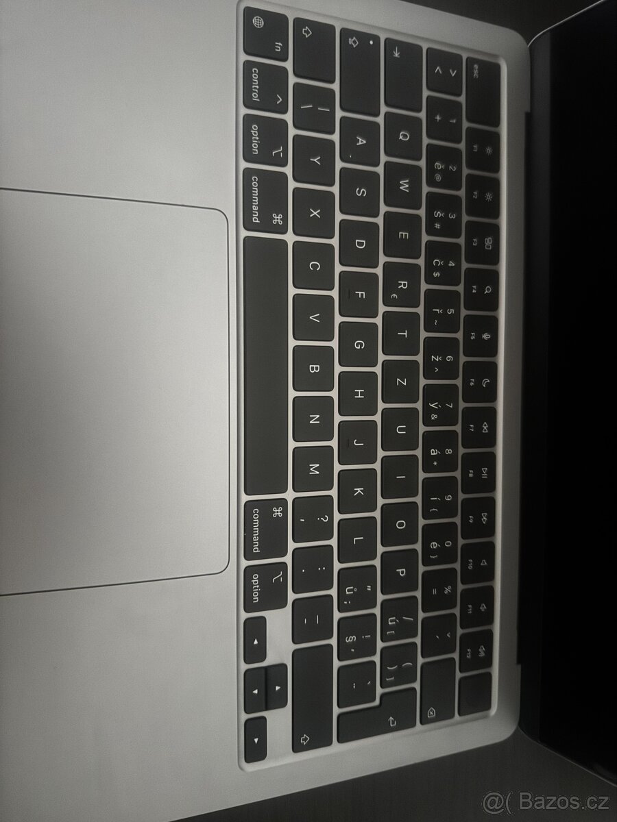MacBook Air 13" M2 (2022) – Space Gray - 11