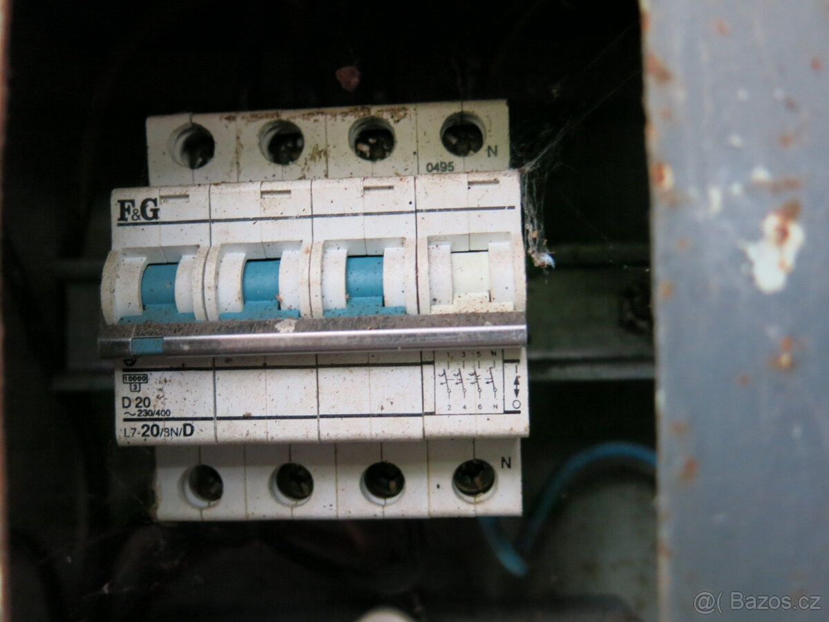 Stavební rozváděč antoníček s přívodním kabelem - 11