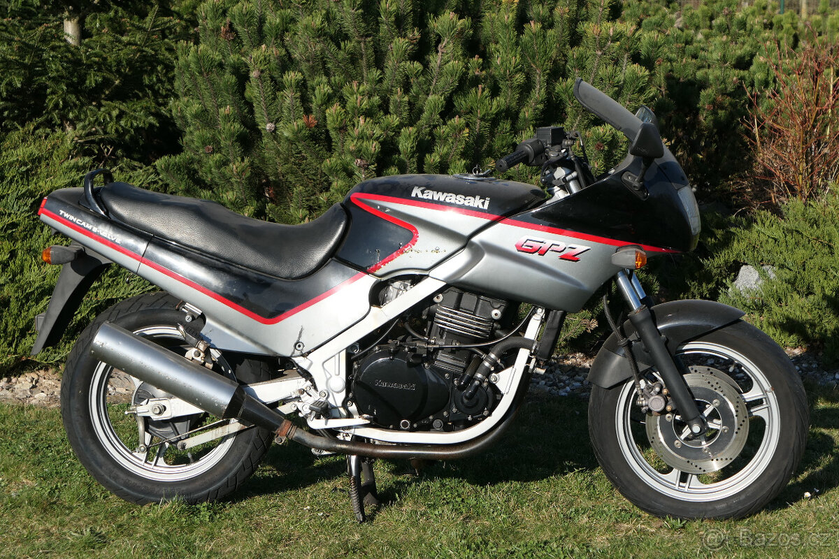 Kawasaki GPZ 500 S - 11