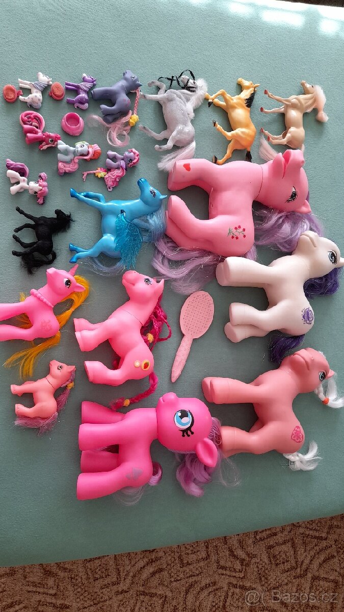 Koníci. Addo chodící jednorožec.Pejsek s vodítkem. - 11