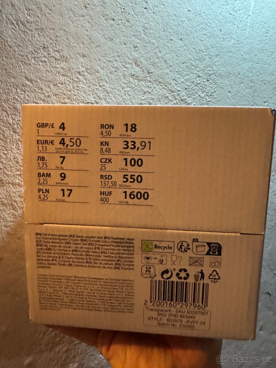 Karafy, skleničky na vodu, víno, šampaňské - 11