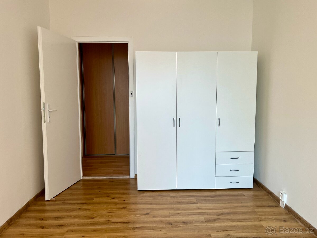 Prodej prosvětleného bytu 2+1 57m² - Lužická - 11