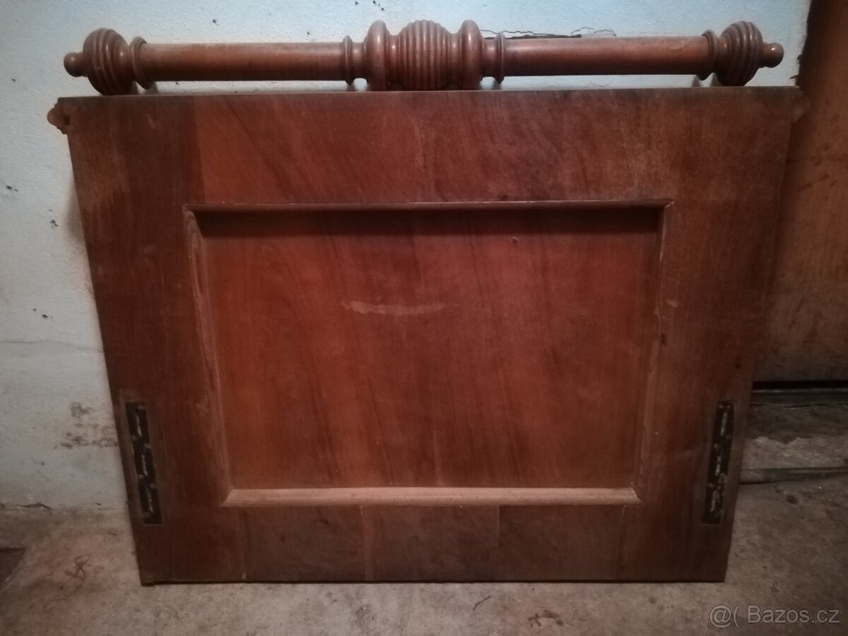 Starožitný nábytek - 11