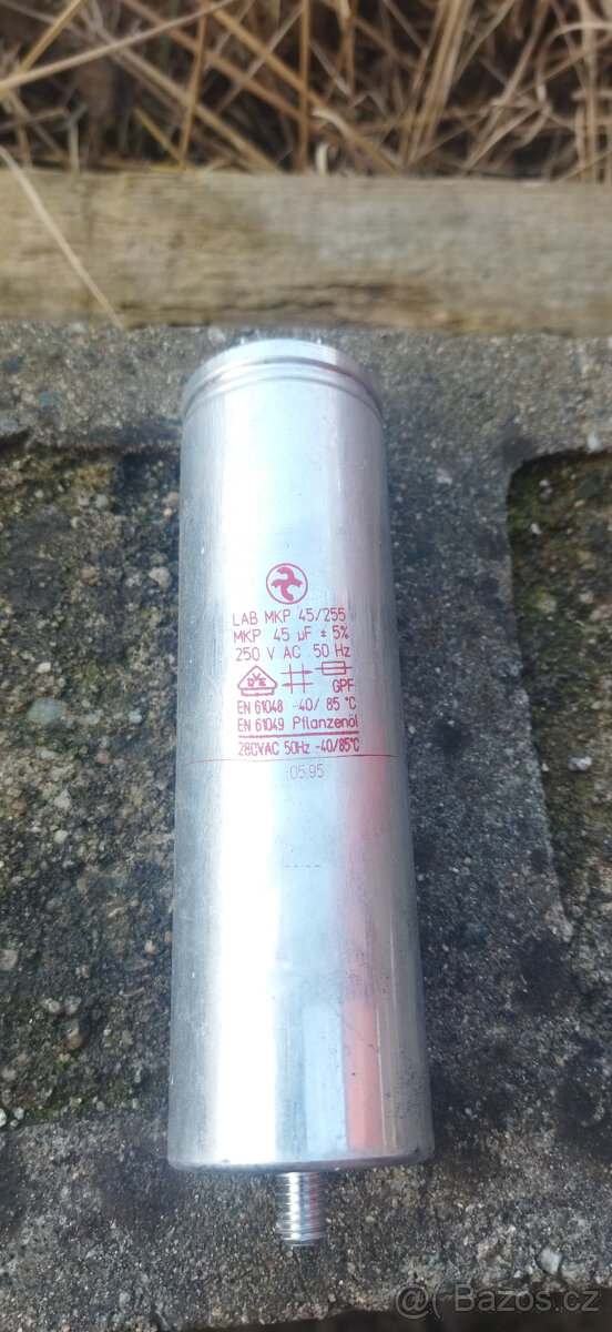 Kompenzační kondenzátory, výkonový rezistor - 11